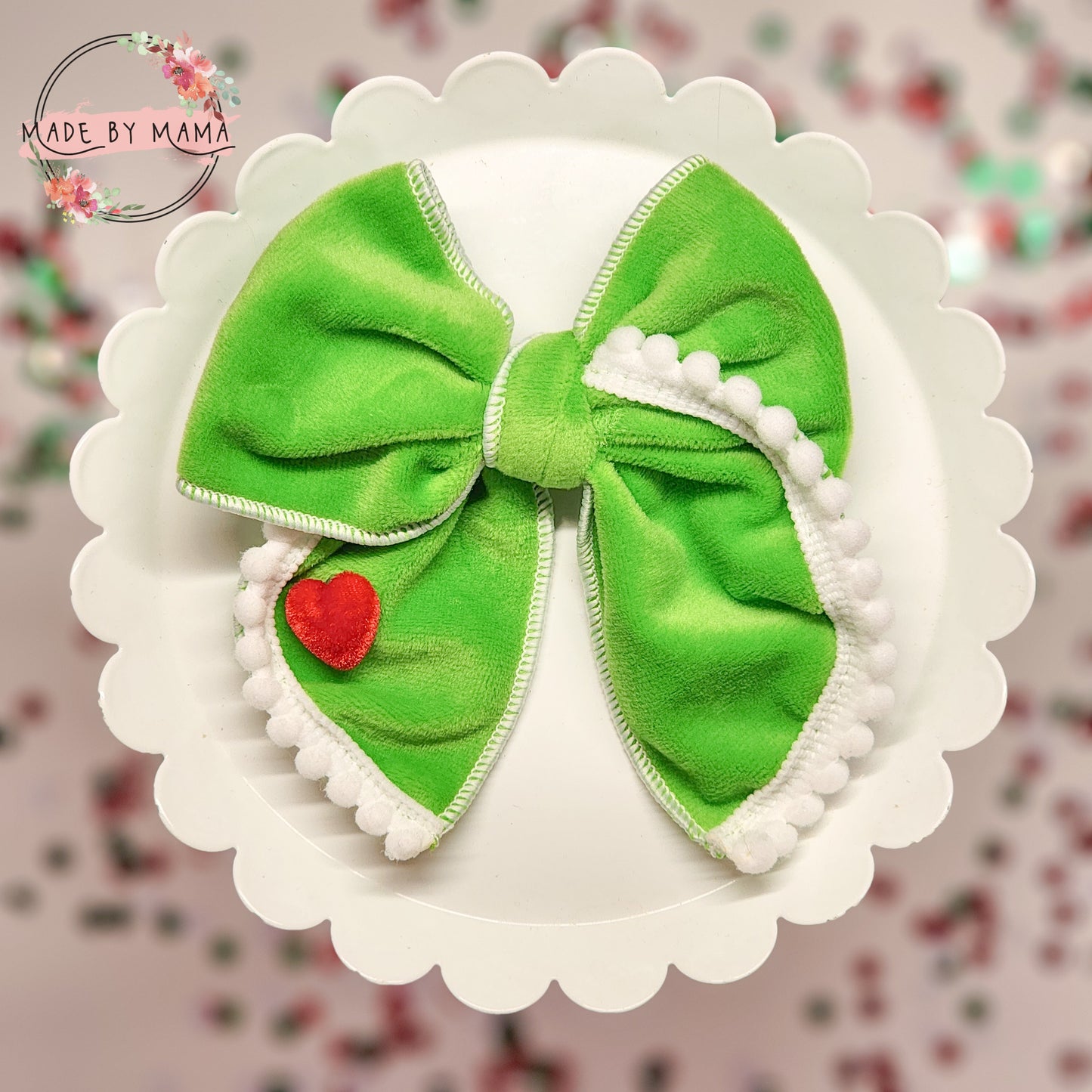 Heart 3 Sizes Too Small Bow