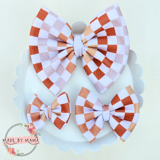 Neutral Checkered Bullet Bow