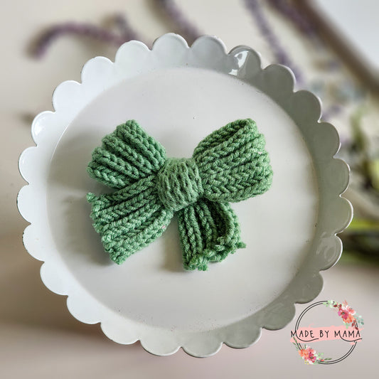 Green Sweater Handtied Bow